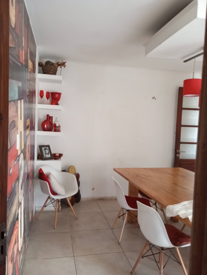 Casa sobre Av 12x50 con galpon