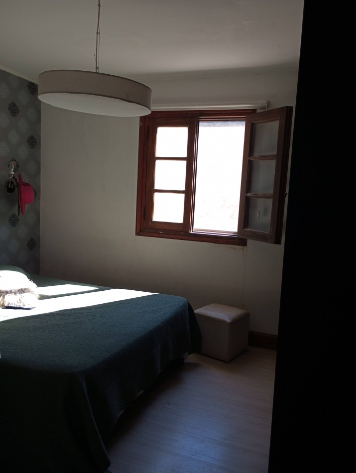 Casa sobre Av 12x50 con galpon