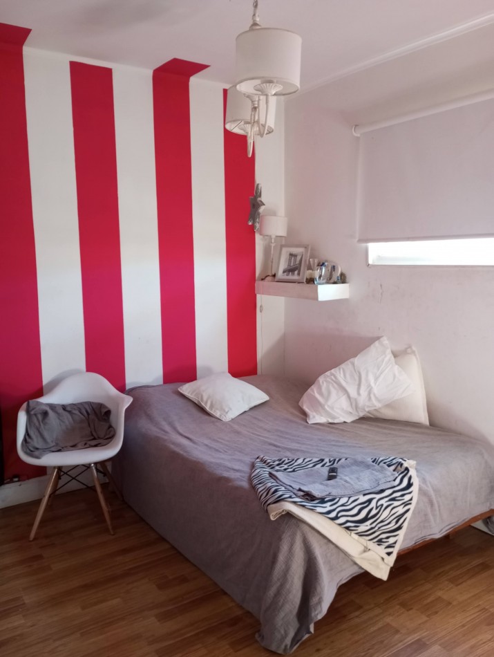 Casa sobre Av 12x50 con galpon