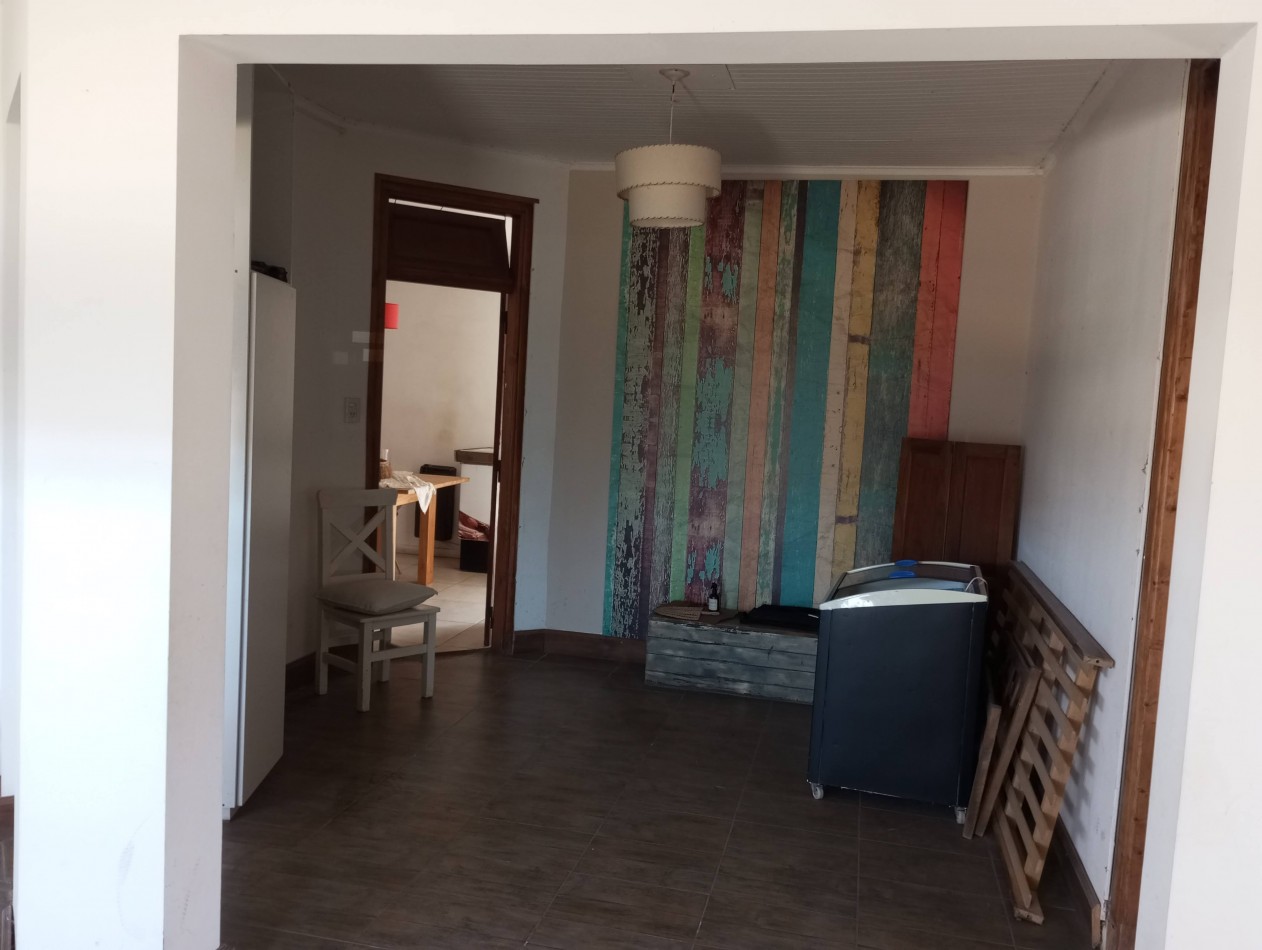 Casa sobre Av 12x50 con galpon