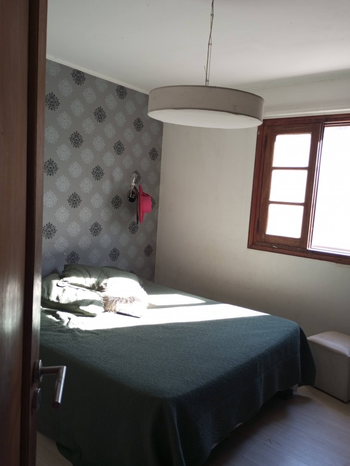 Casa sobre Av 12x50 con galpon