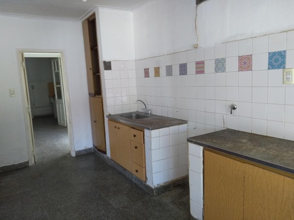 Retasada Venta Casa 2 Hab calle Viamonte con renta 