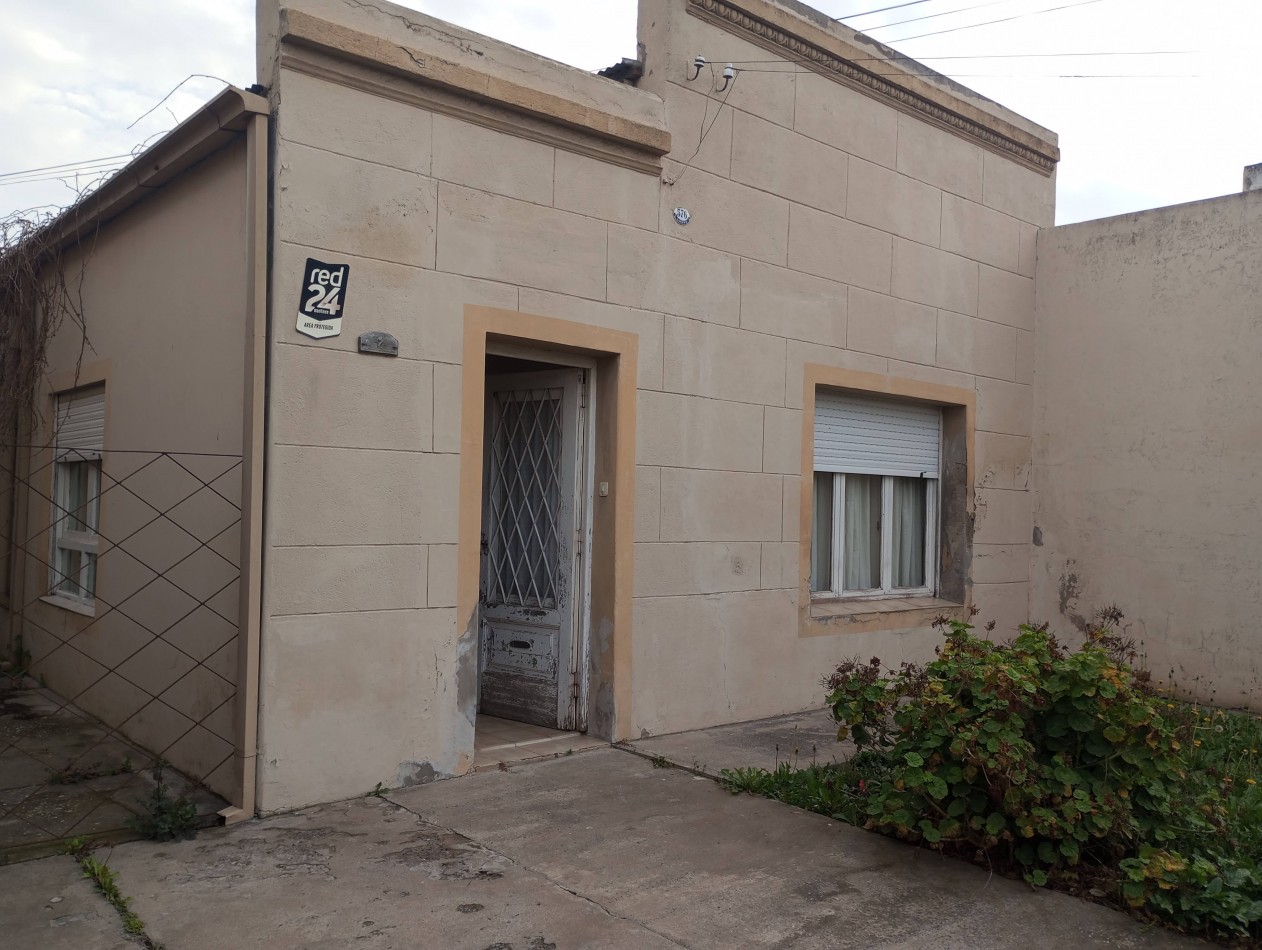 Casa 2 hab Liniers al 500